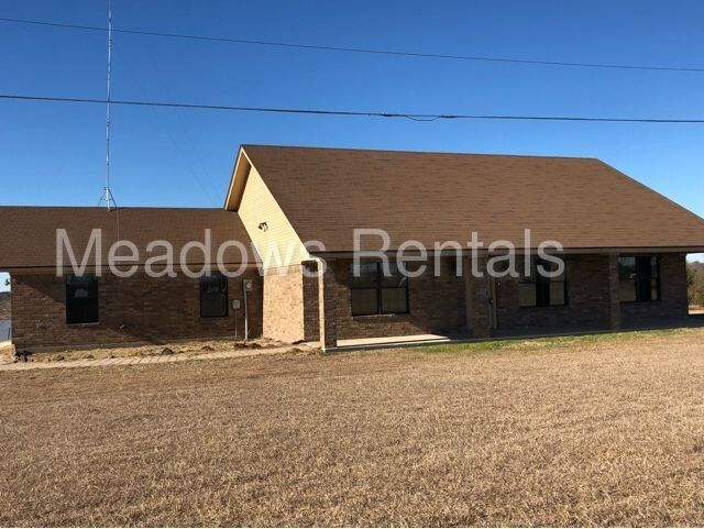 Building Photo - 1736 S Robinson Dr