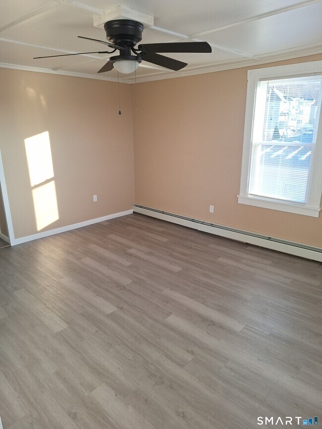 Foto del edificio - 23 1/2 N Spring St