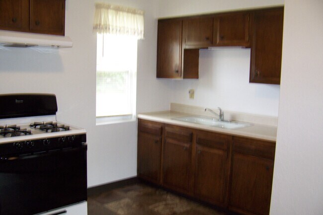 Foto del edificio - 2203 Stoneybrook Rd