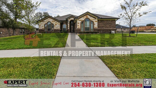 Foto del edificio - Stunning Carothers Home in Heritage Oaks on a Spacious Corner Lot