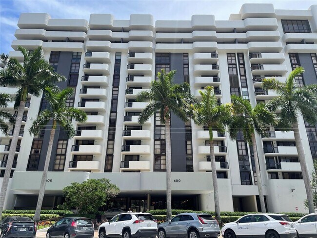 Foto del edificio - 600 Biltmore Way