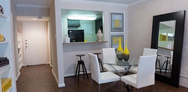 Building Photo - 1 bedroom in Houston TX 77027