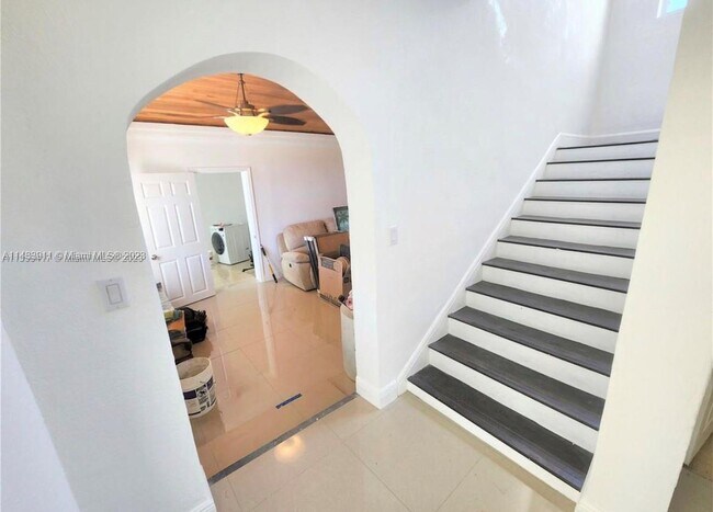 Foto del edificio - 1680 NW 22nd Ct