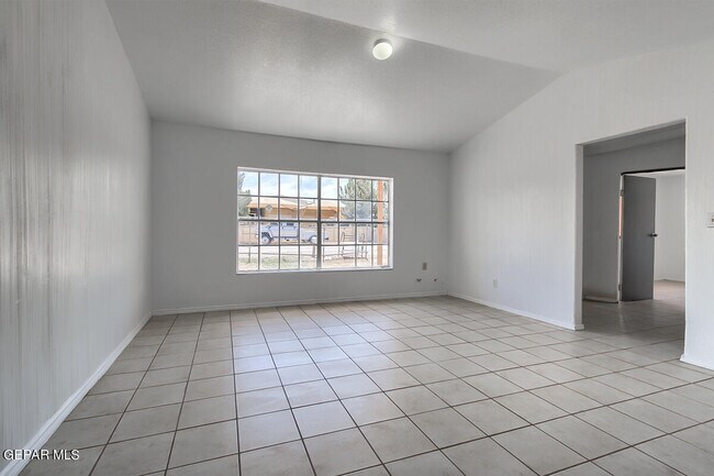 Foto del edificio - 385 Mireles Ct