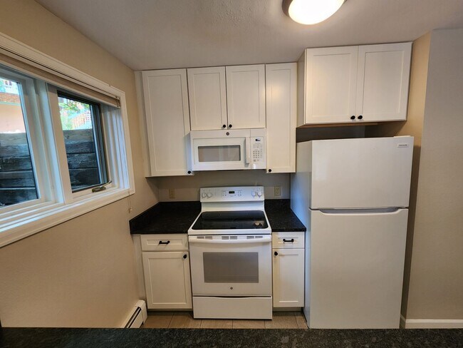 Foto del edificio - Updated 1BR Condo at the Edge of Boulder –...