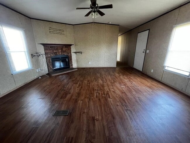 Foto del edificio - 18352 Wilber Rd