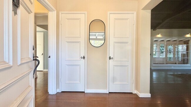 Foto del edificio - Oakmore Ranch Style Home