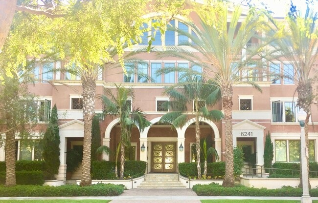 Building Photo - 6241 Crescent Park W