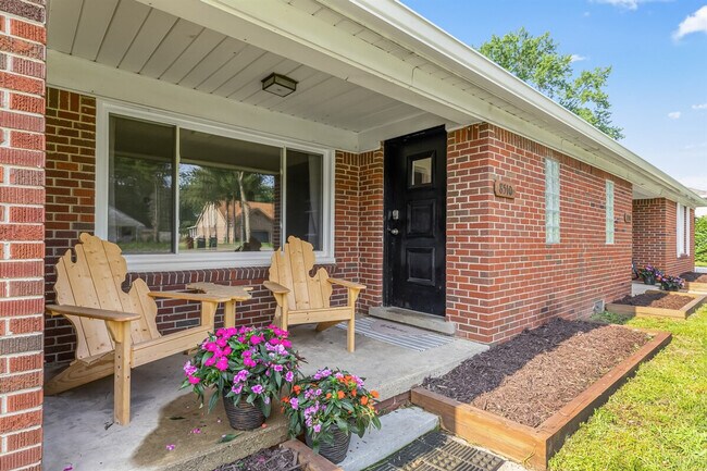 Foto del edificio - 8254 Mary Ann Ave