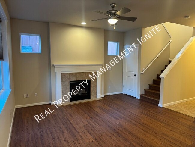 Building Photo - Very Clean & Updated 3 Bedroom Home