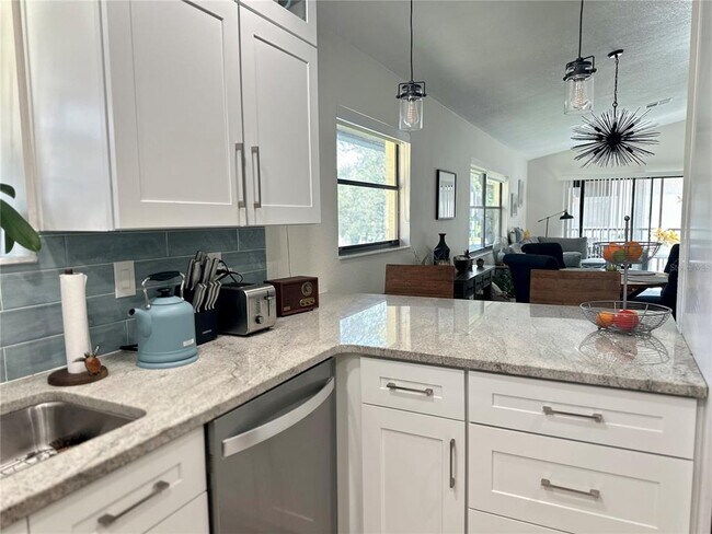 Foto del edificio - 2613 Hammock Ct