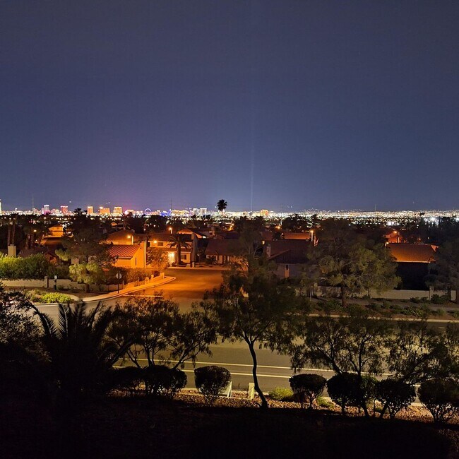 Foto del edificio - 8700 Captains Pl