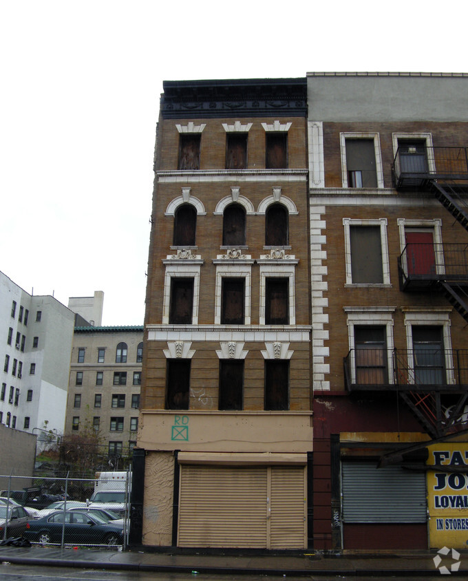 Building Photo - 4216 Third Ave