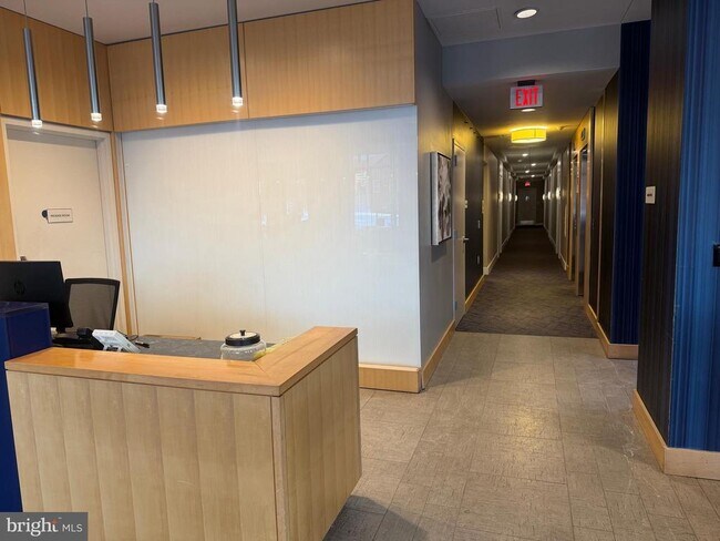 Foto del edificio - 1320 Fenwick Ln