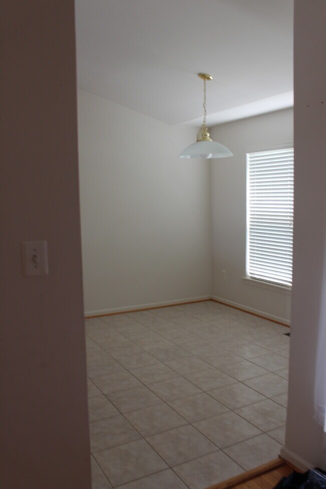 Dining room - 254 Lone Tree Dr