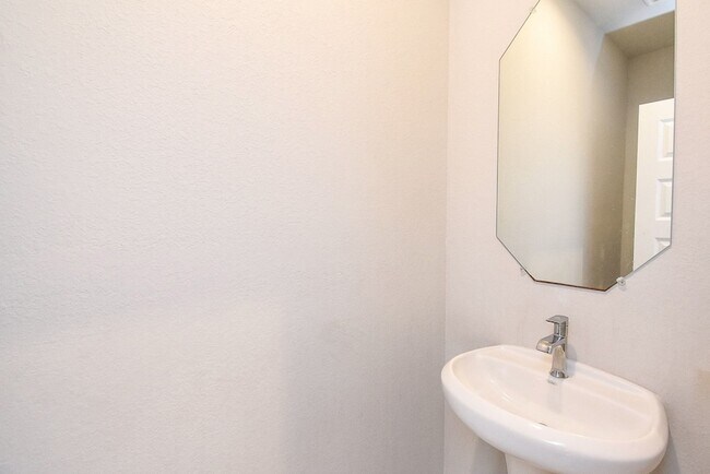 Foto del edificio - 2222 Emerald Diamond Ct