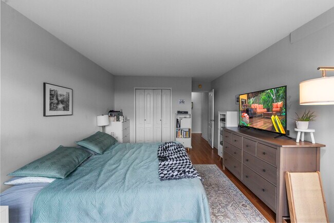 Foto del edificio - 225 Saint Pauls Ave