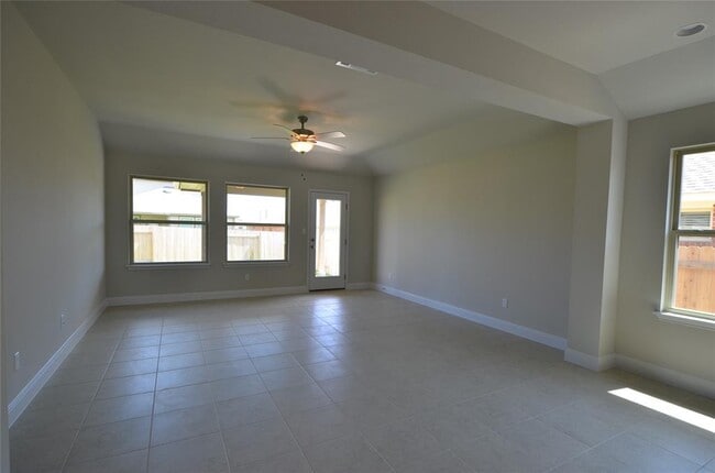 Building Photo - 3477 Pauling Loop