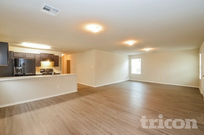 Building Photo - 9726 Marbach Gdn