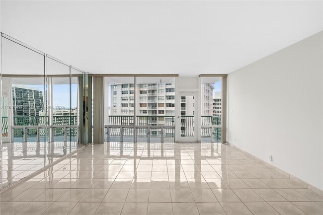 Building Photo - 1408 Brickell Bay Dr