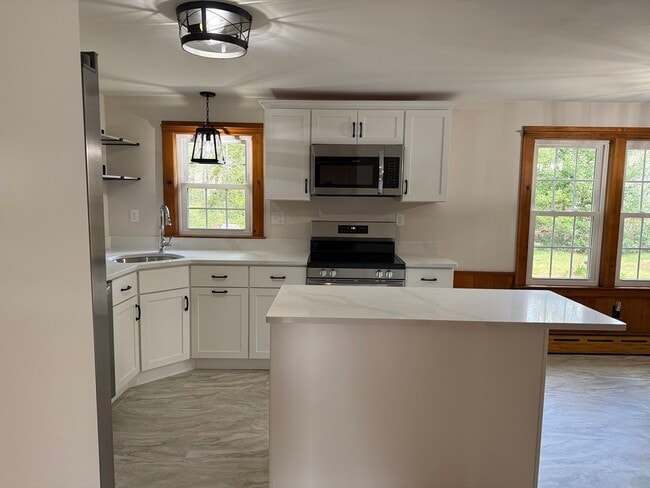 Building Photo - 3 Crescent St