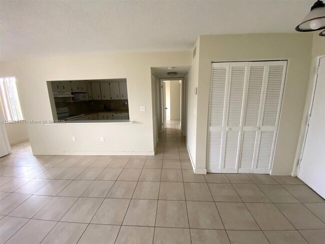 Building Photo - 250 180th Dr