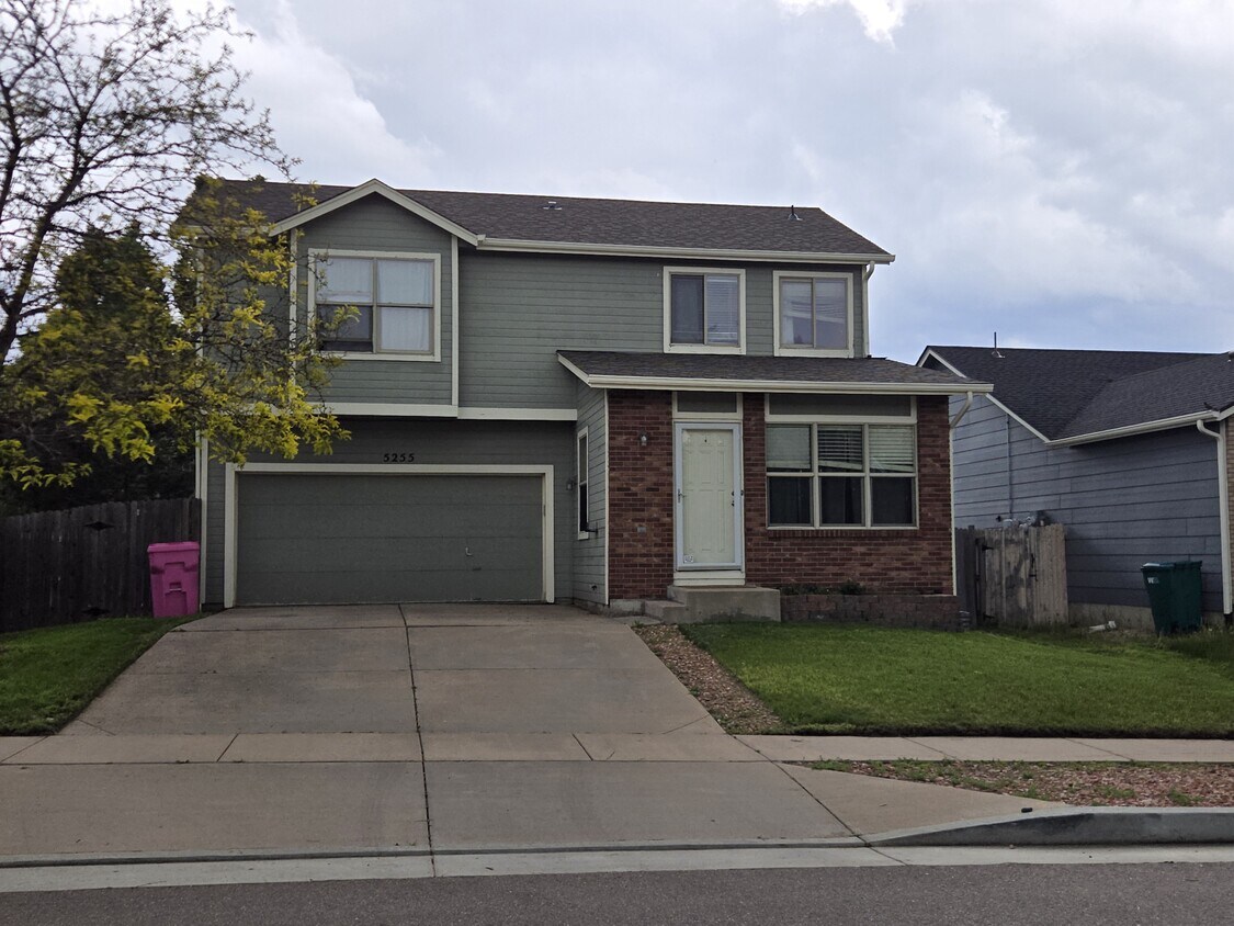 Primary Photo - 5255 Balsam St