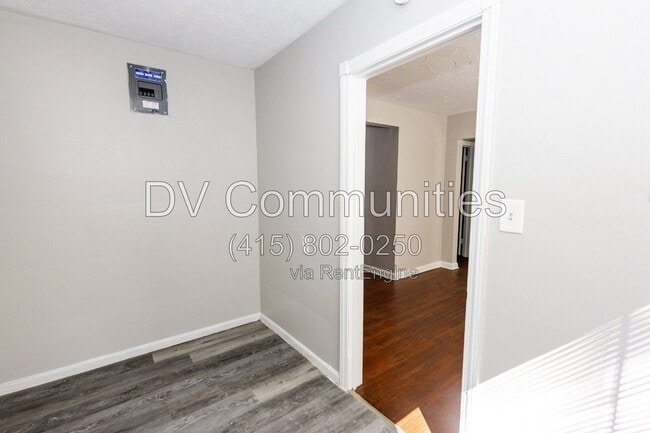 Building Photo - 2487 Noble Rd