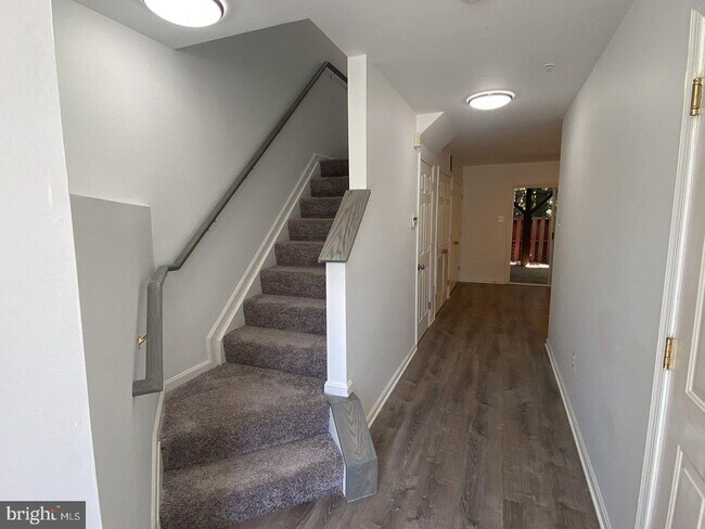 Building Photo - 6813 Sanctuary Ct