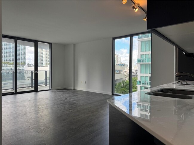 Foto del edificio - 31 SE 6th St