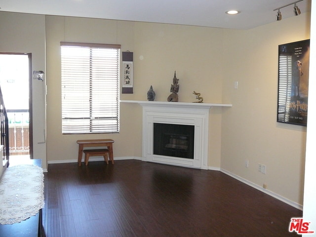 Primary Photo - 558 Evergreen St