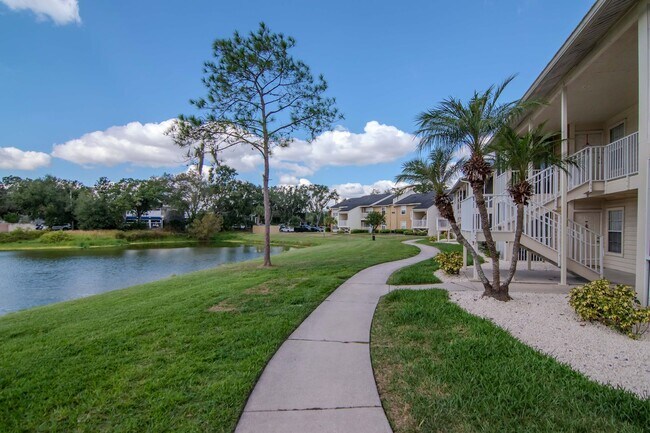 Foto del edificio - Lake Front - Ground Floor - Renovated 2 Be...