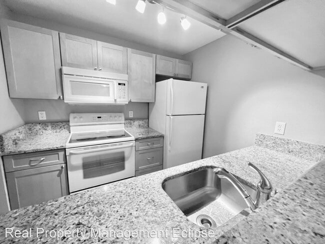 Building Photo - 1 br, 1 bath House - 10824 NE 147th Ln Uni...