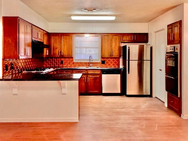 Building Photo - 3711 Cole Porter Dr