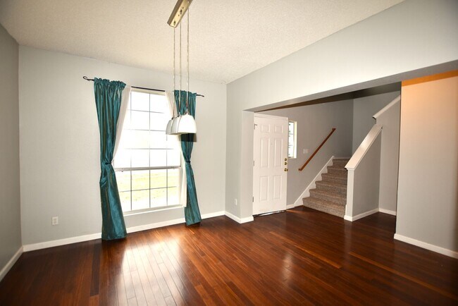 Foto del edificio - Cul-de-Sac Comfort + Backyard Bonus in Pfl...