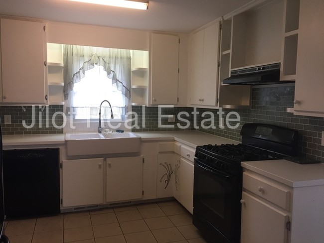 Foto del edificio - 880 Laurel St