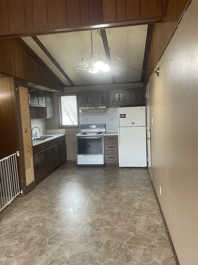 Building Photo - SR15 4 unit