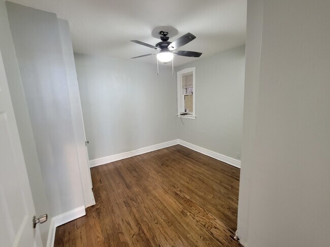 Foto del edificio - 4749 N Monticello Ave