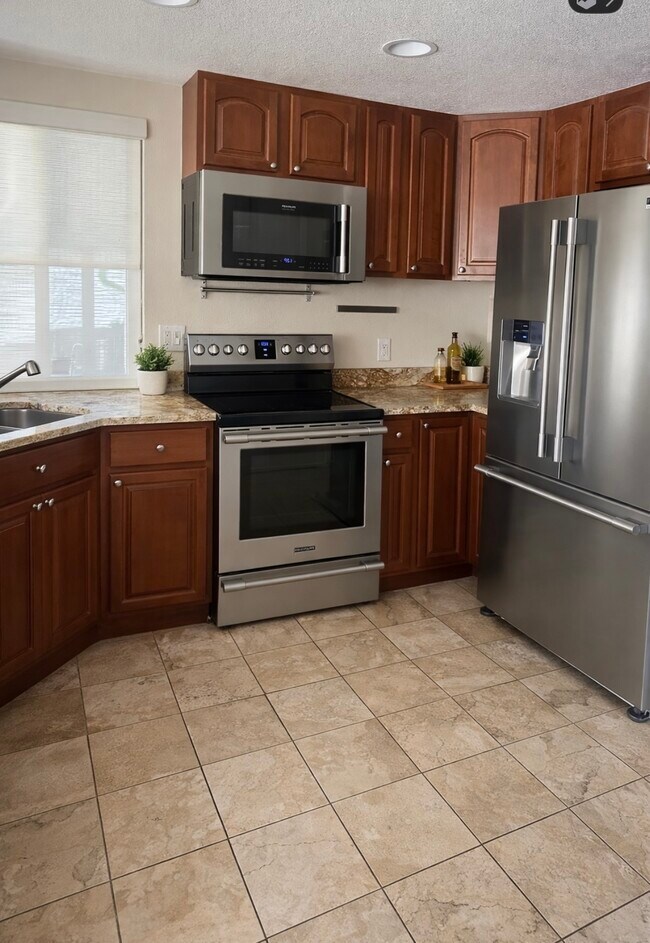 Foto del edificio - 17336 E Kenyon Dr