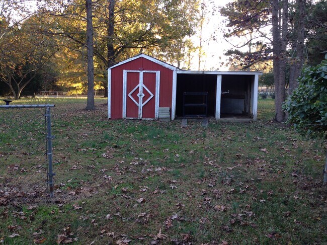 Building Photo - 3703 Price Short Cut Rd