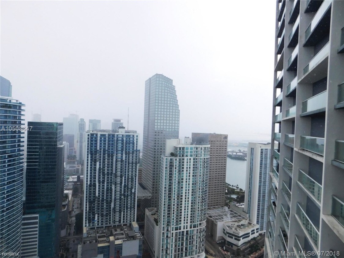 Studio, 1 bath - 475 Brickell Ave Apt 5020 - Studio, 1 bath  - 475 Brickell Ave Apt 5020