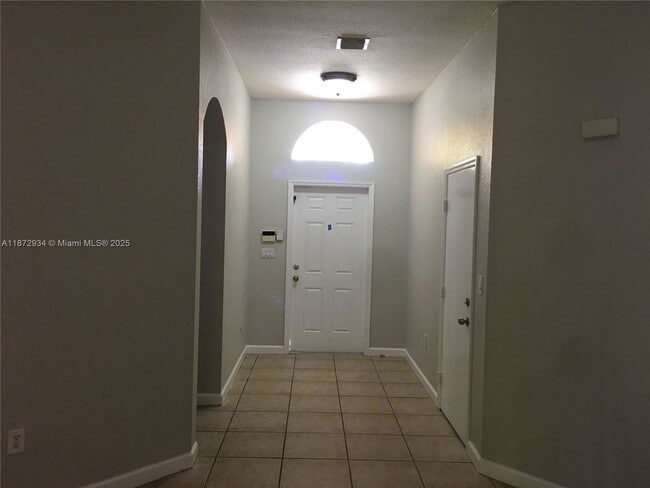 Foto del edificio - 16637 SW 52nd St
