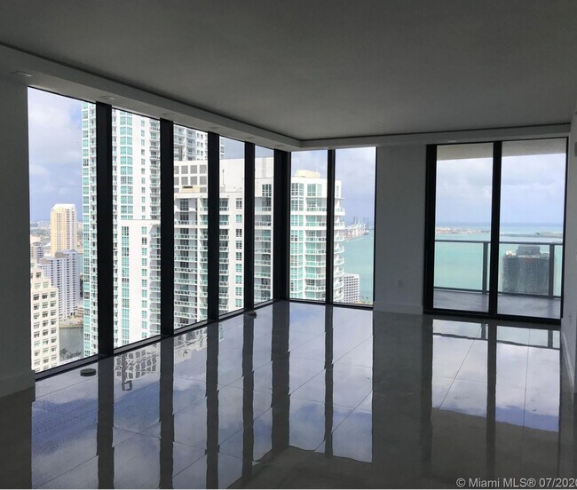 Building Photo - 1010 Brickell Ave