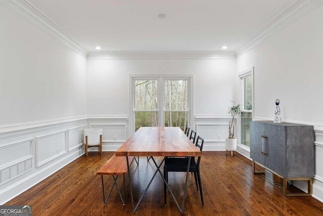 Building Photo - 4743 Dunwoody Club Dr