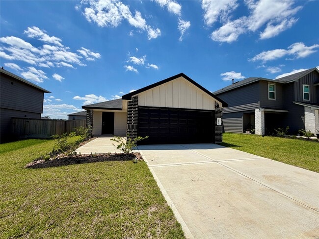 Building Photo - 40839 Hawthorne Glades St
