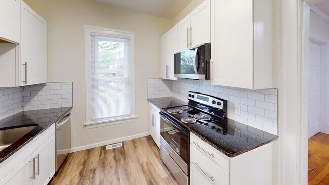Foto del edificio - 131 E Northwood Ave