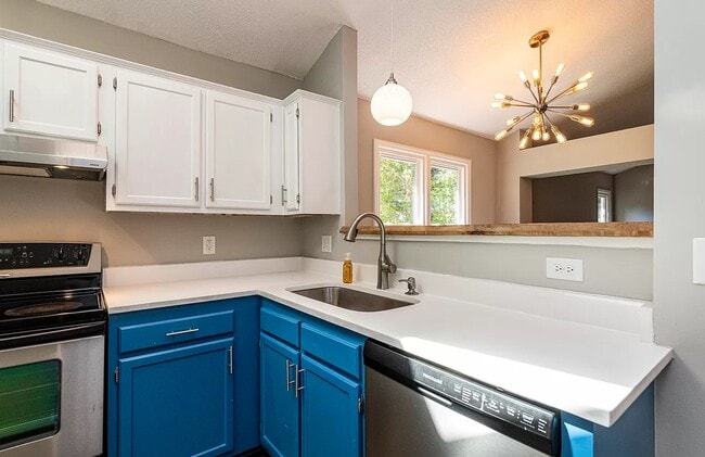 Building Photo - 307 Wax Myrtle Ct