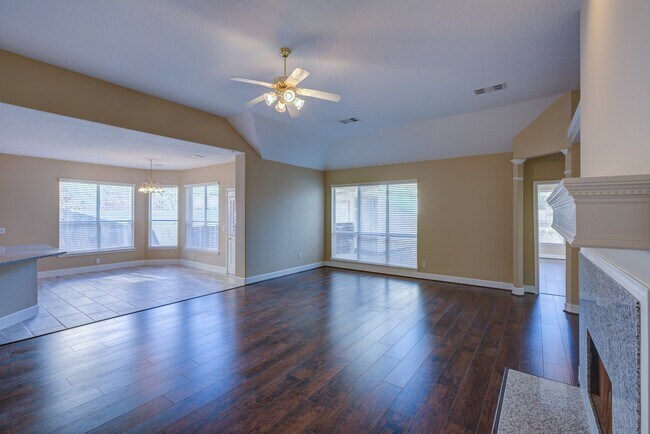 Foto del edificio - 6227 Clear Canyon Dr