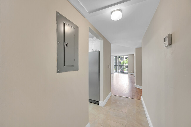 Foto del edificio - 5300 NE 24th Ter