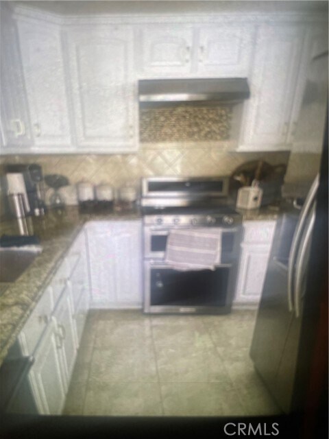 Foto del edificio - 824 Beal Ct